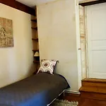 Bed and Breakfast Les Jardins De Camelot Villegouge