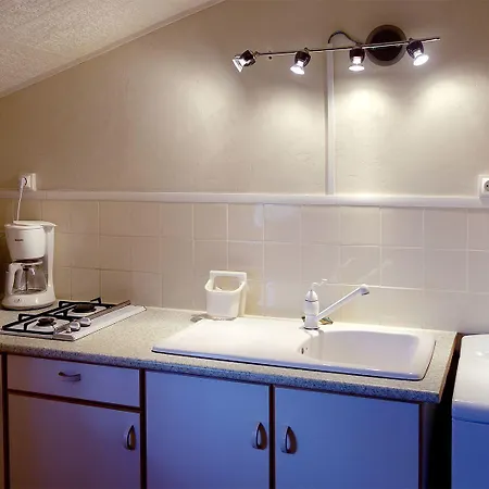 Les Jardins De Camelot לינה וארוחת בוקר 3*