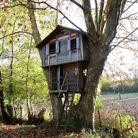 לינה וארוחת בוקר Les Jardins De Camelot 3*