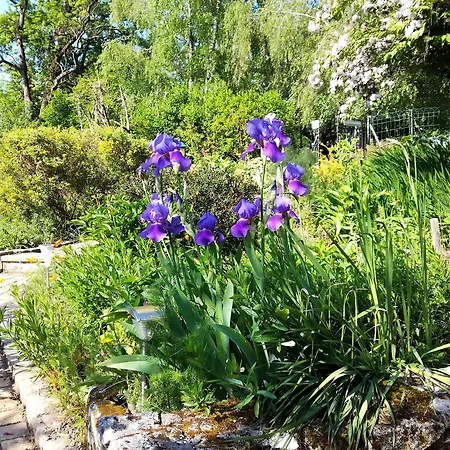 Les Jardins De Camelot לינה וארוחת בוקר