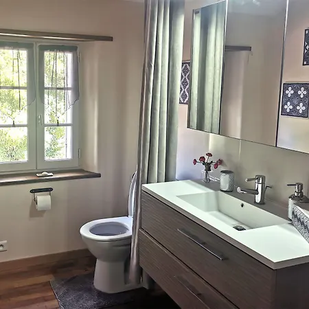 Les Jardins De Camelot לינה וארוחת בוקר 3*