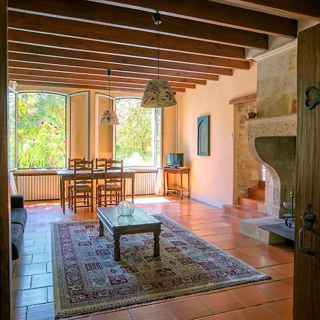 Les Jardins De Camelot Bed & Breakfast 3*