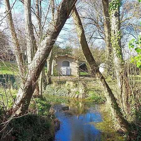 Les Jardins De Camelot 3* Villegouge