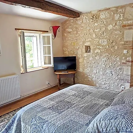 Les Jardins De Camelot Bed and Breakfast