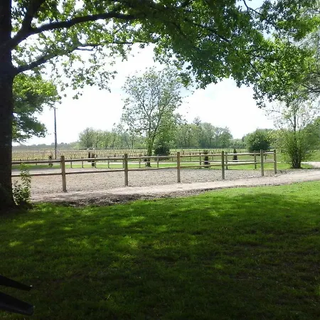 Les Jardins De Camelot 3* Villegouge