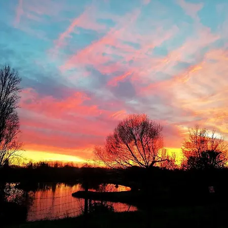 Bed & Breakfast Les Jardins De Camelot 3*