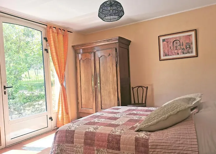 Les Jardins De Camelot 3* Villegouge