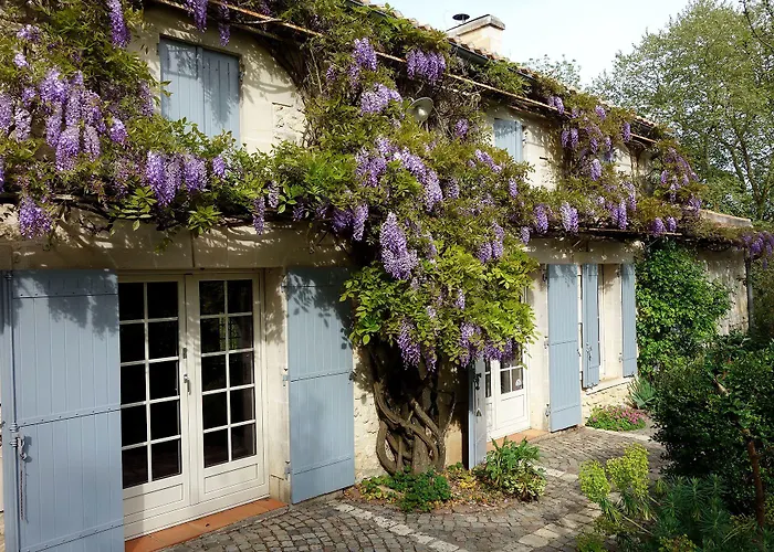 Les Jardins De Camelot 3*