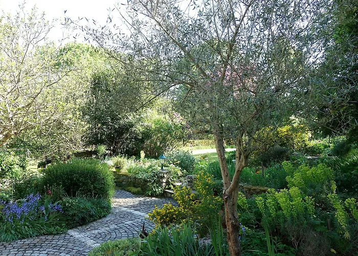 Les Jardins De Camelot 3*