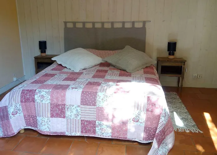 Les Jardins De Camelot 3*